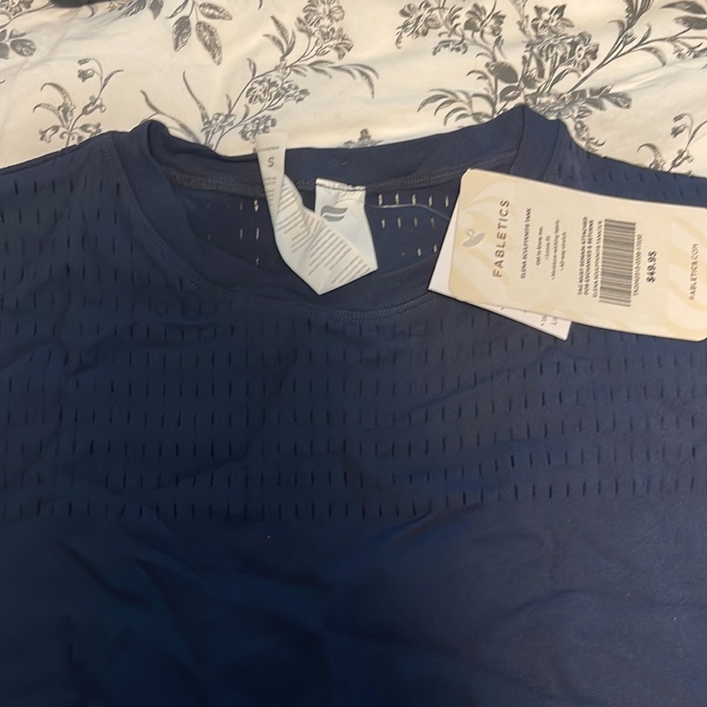 Fabletics top - Picture 3 of 4